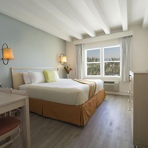 Zimmer mit Kingsize-Bett
